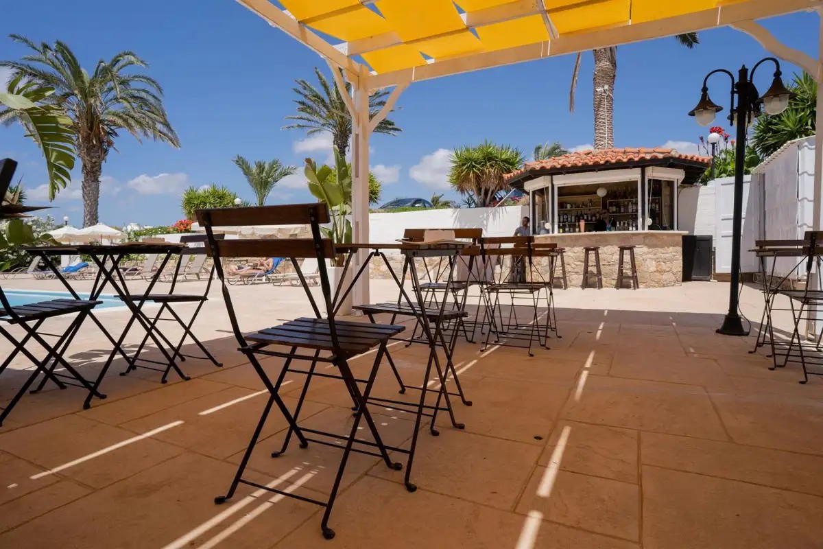 VRACHIA BEACH HOTEL & SUITES - ADULTS ONLY 16+