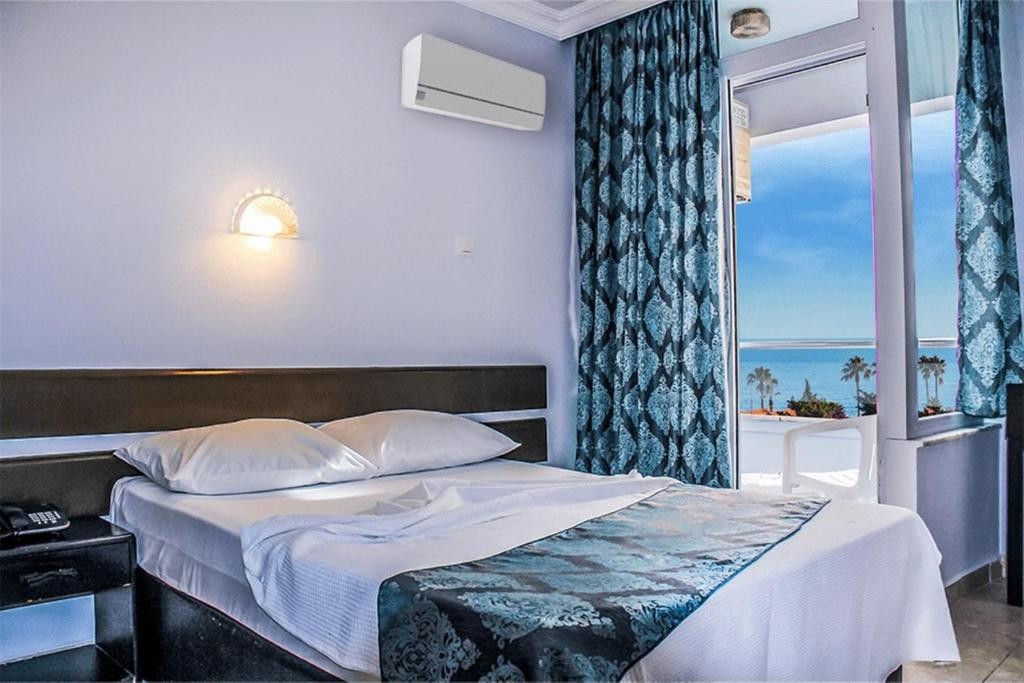 YAMANLIFE HOTEL