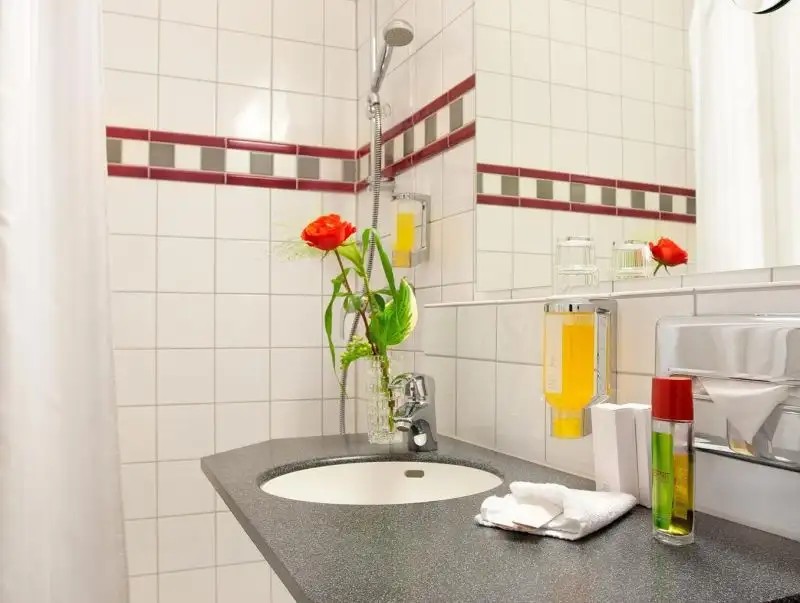 FAVORED HOTEL DOMICIL (EX. BEST WESTERN HOTEL DOMICIL)