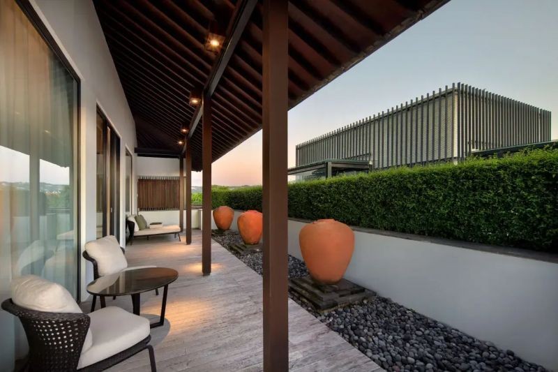 studio suite garden view