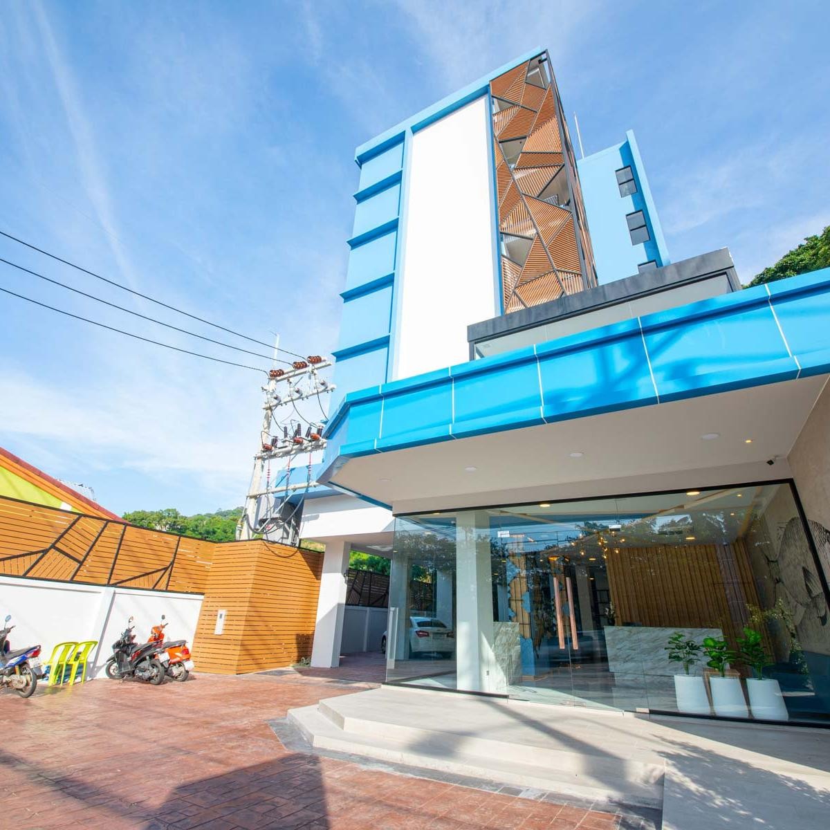GOLDEN PARADISE HOTEL