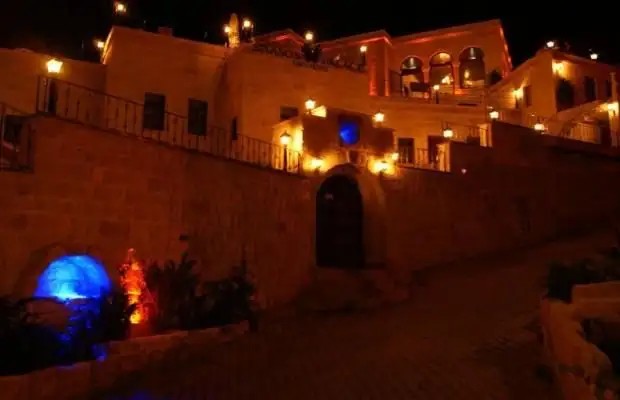 SINASOS PALACE CAVE HOTEL