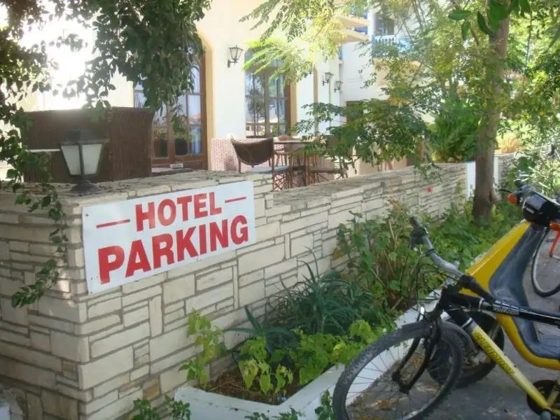 THEODOROU BEACH HOTEL APARTMENTS