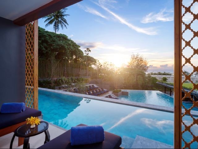 deluxe suite pool access garden view