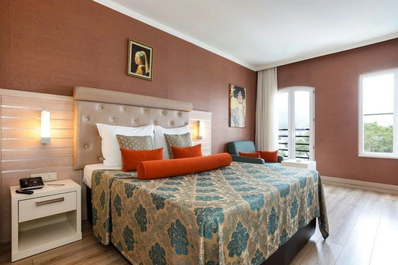 twin orange suite