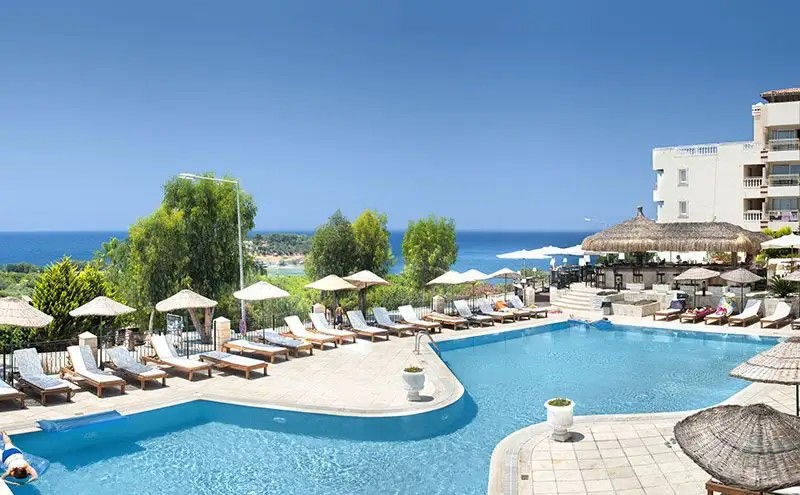 HOTEL CARINA
