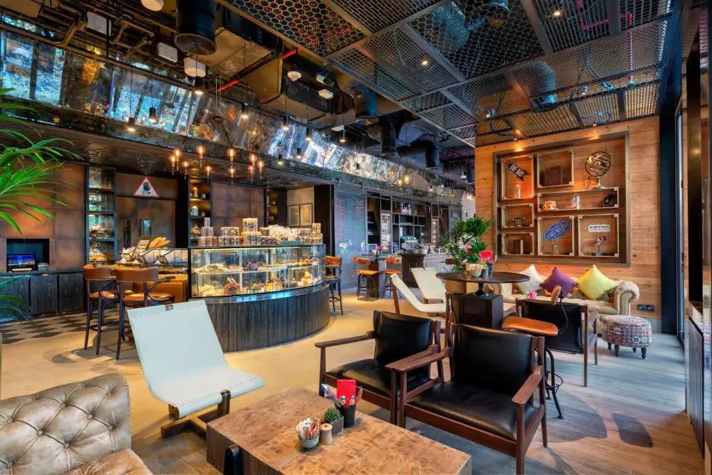 TAJ JUMEIRAH LAKE TOWERS