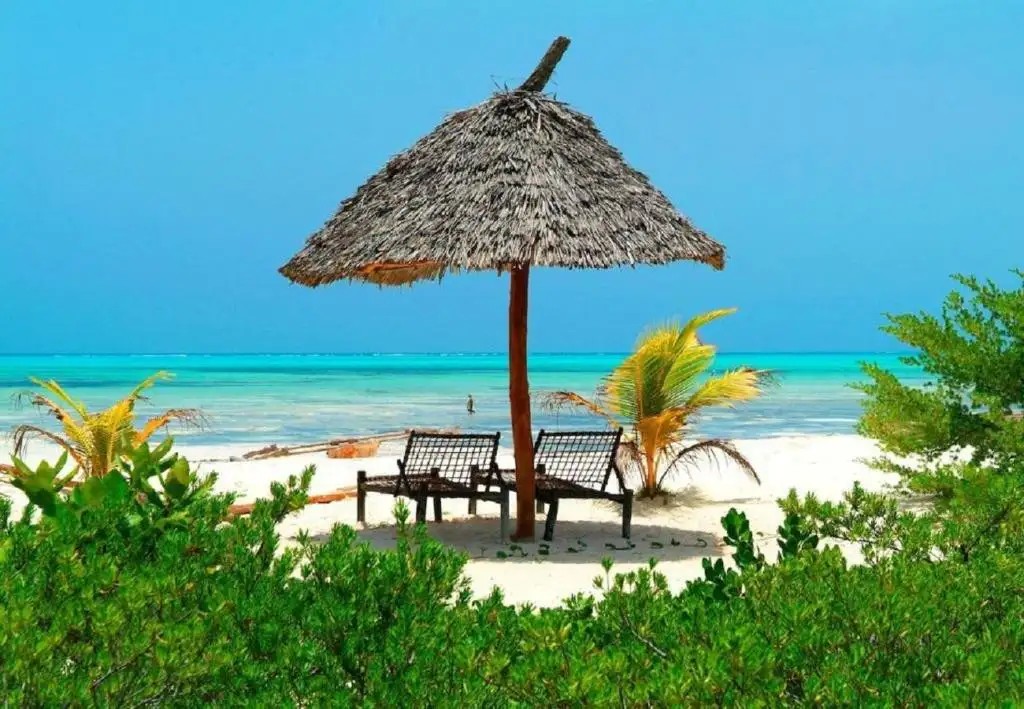 HAKUNA MAJIWE BEACH LODGE (RESORT)