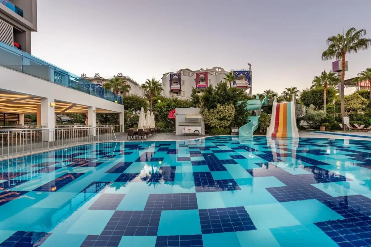 WHITE CITY BEACH ADULTS ONLY 16+