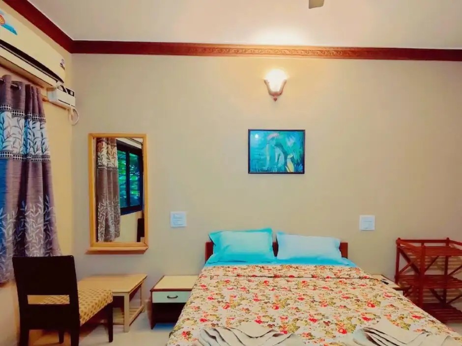 ASHVEM BEACH INN