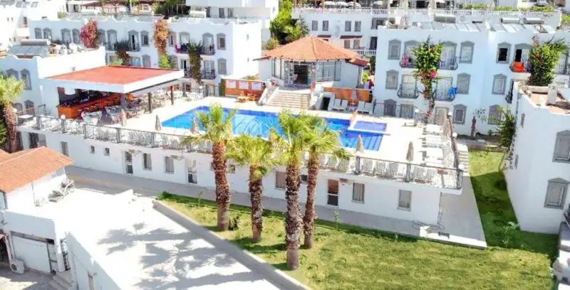 LA MAISON 48 APARTMENTS