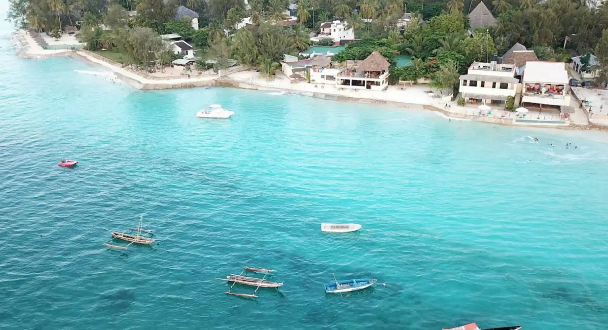 BEACH BABY LODGE