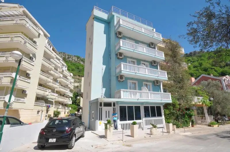 PLAVI BISER APT (EX. VILLA STOJKO)