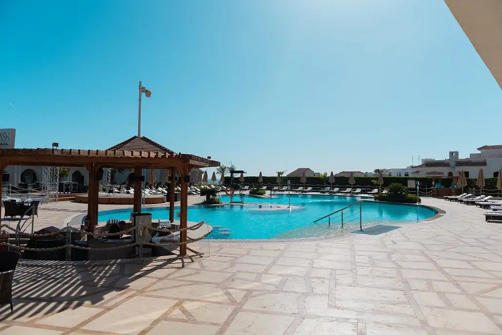 POSH CLUB BY SUNRISE GRAND SELECT MONTEMARE RESORT