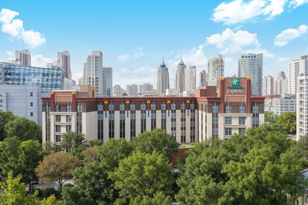 HOLIDAY INN EXPRESS PUTUO