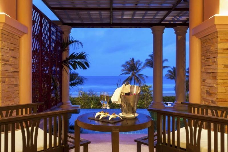 premier suite private pool