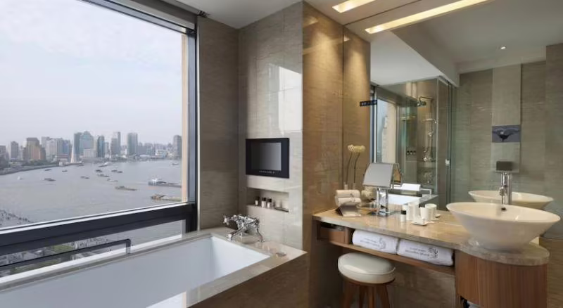 LES SUITES ORIENT BUND