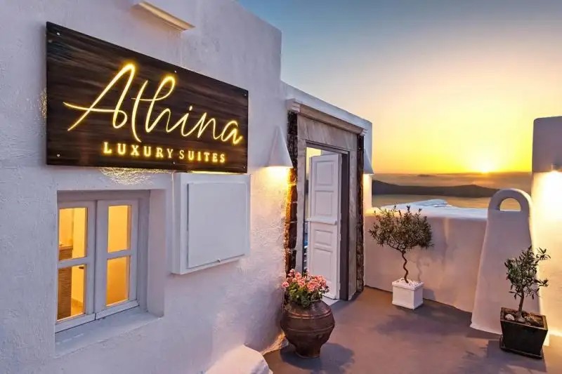 ATHINA LUXURY SUITES