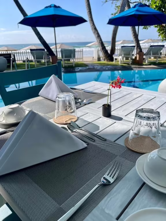 SMERALDA BEACH HOTEL