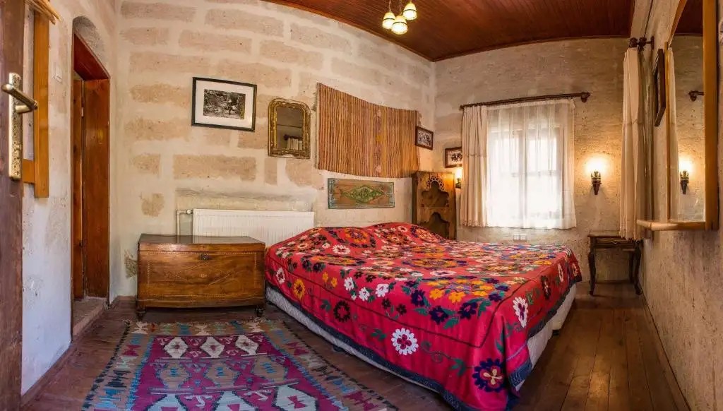 KIRKIT HOTEL