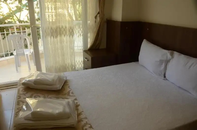 HONORA HOTEL