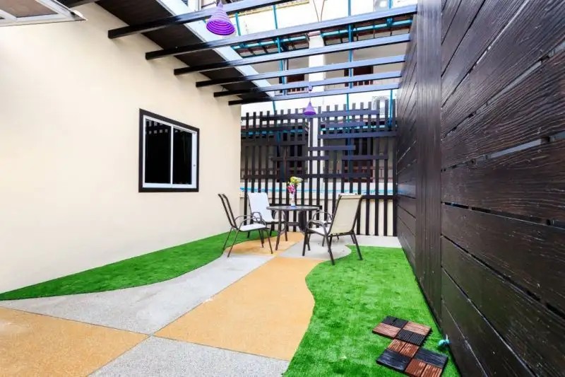 ROYAL BEACH RESIDENCE