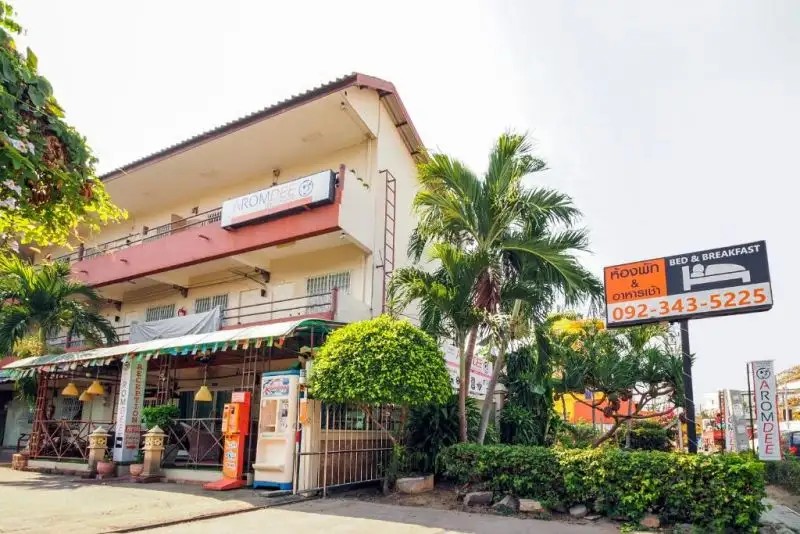 OYO 838 AROMDEE APARTMENT