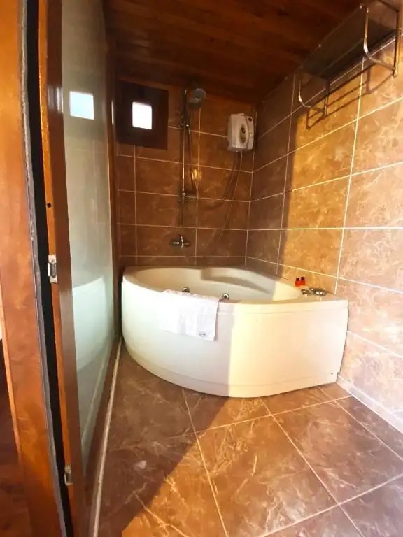 KABAK ARMES HOTEL