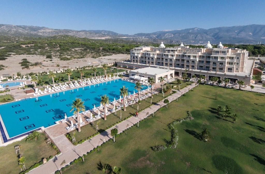 ANDRIAKE BEACH CLUB