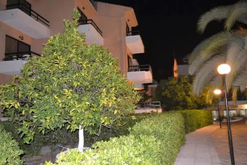 LE MIRAGE