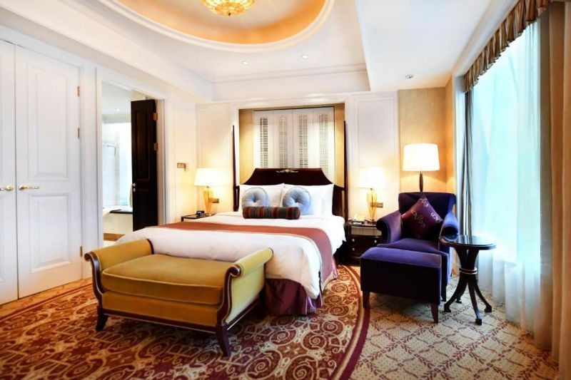 deluxe/business suite