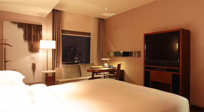 LES SUITES ORIENT BUND