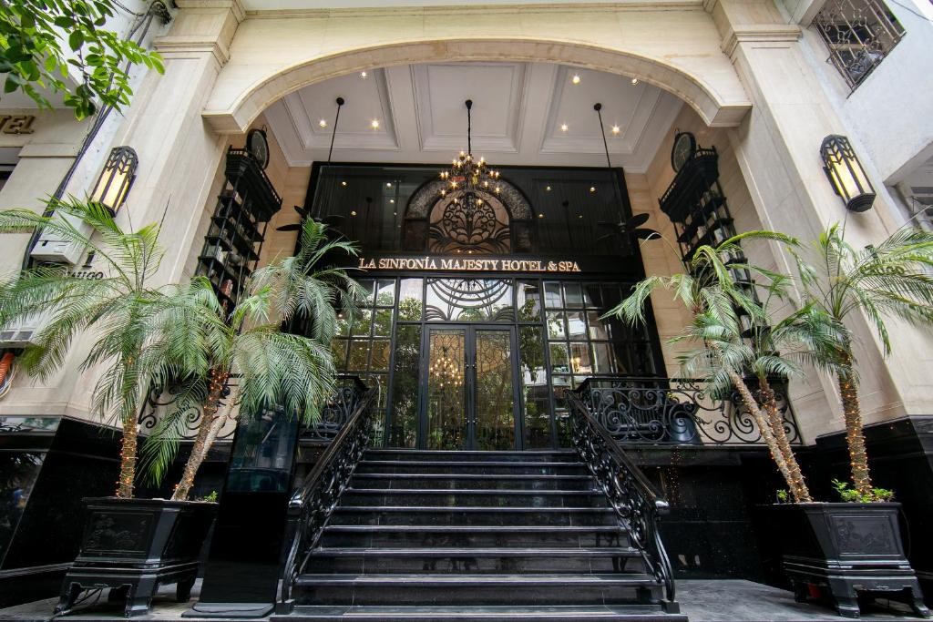 THE LA SINFONIA MAJESTY HOTEL AND SPA