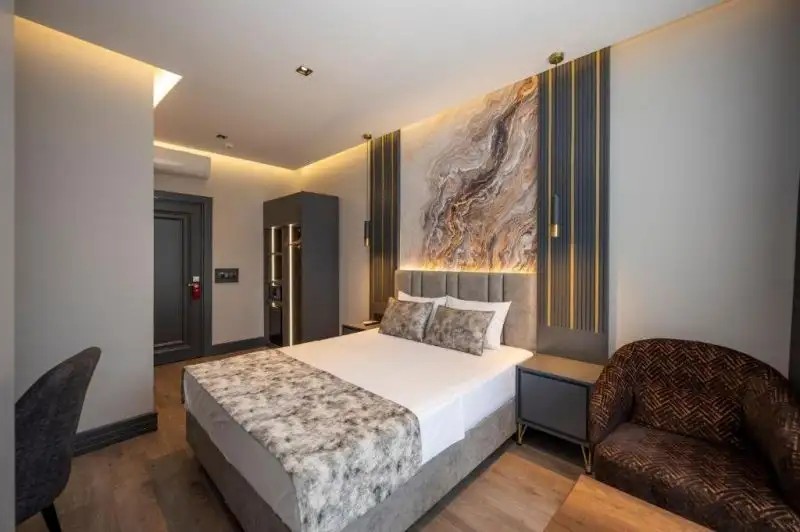 WORLD CLASS AIRPORT HOTEL