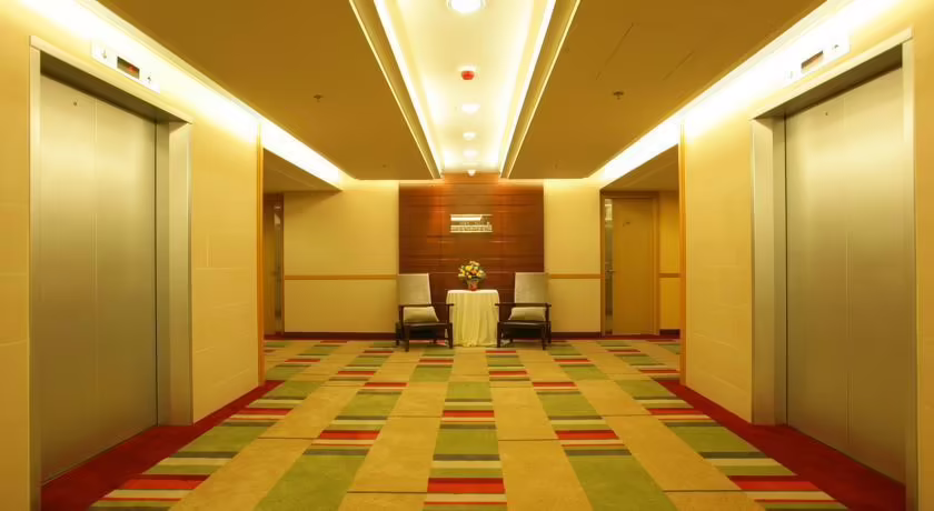 HOTEL COZI-HARBOUR VIEW (EX.NEWTON PLACE)