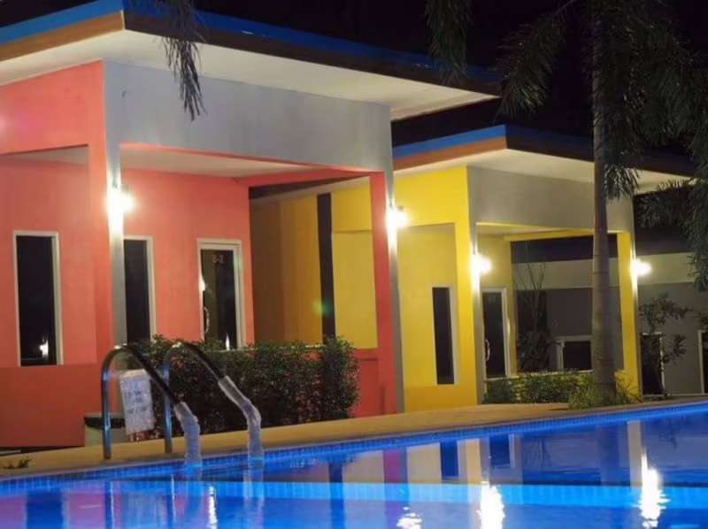 AT NIGHT AIRPORT RESORT