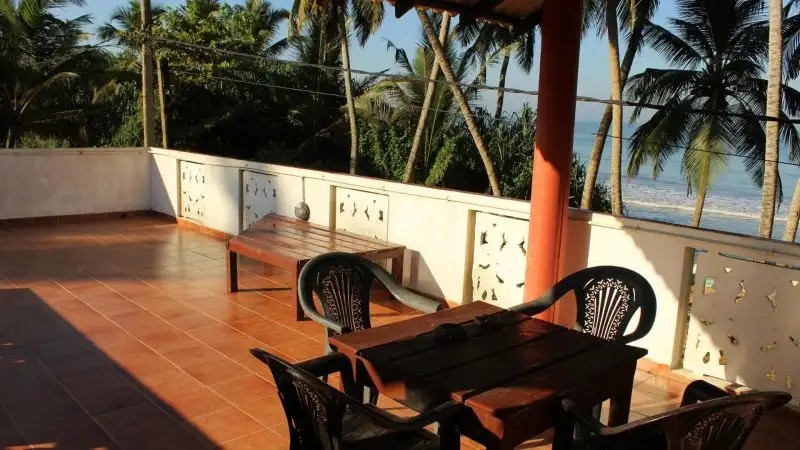 PETTERS BEACH INN