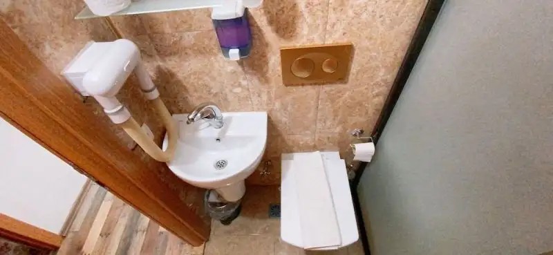 REDAMANCY HOTEL