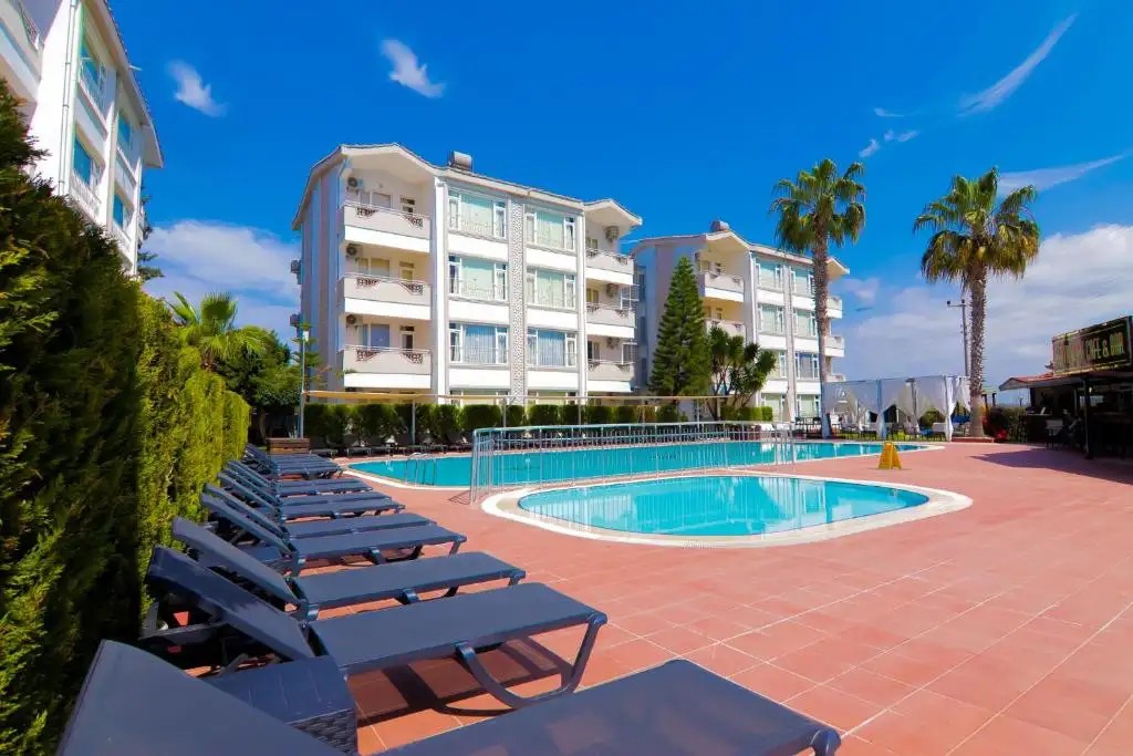 NEW GARDEN LUNA SIDE APT HOTEL (EX. NEW GARDEN APART)