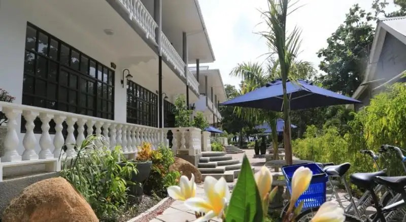 LA DIGUE SELF CATERING