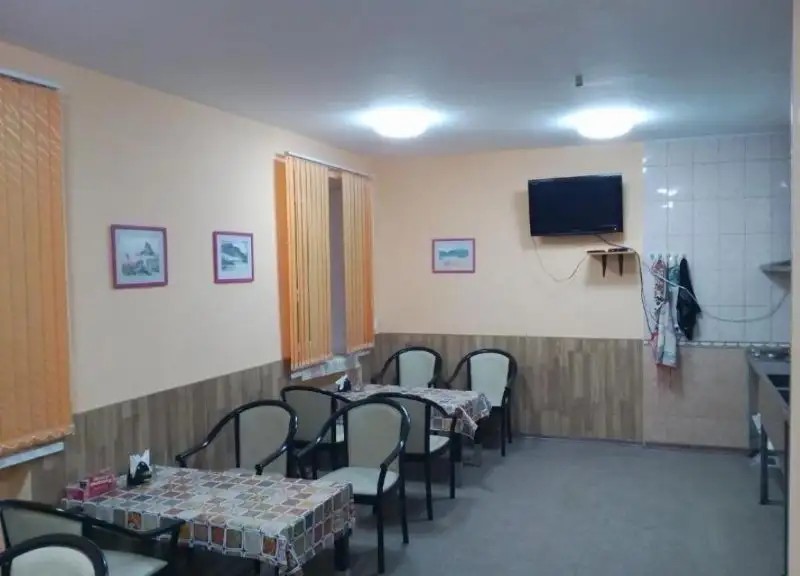 НА КРЮЧКЕ