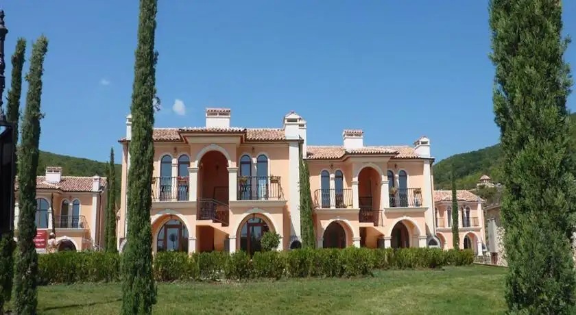 VILLA ROMANA