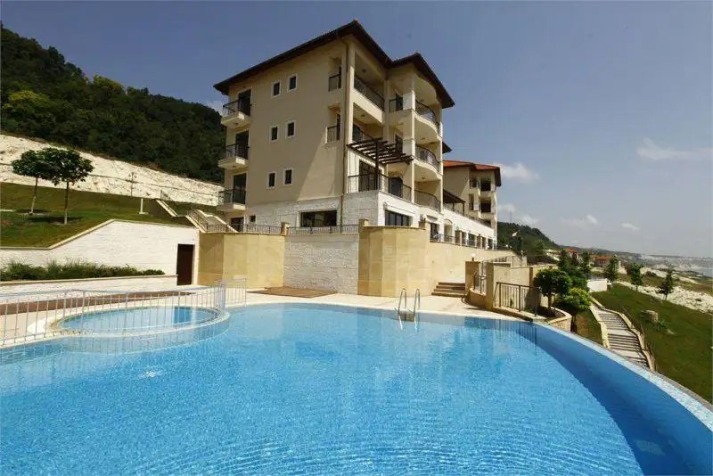 THRACIAN CLIFFS GOLF & BEACH RESORT