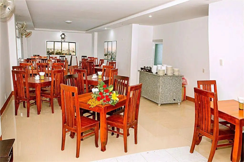 GOLDEN TULIP HOTEL