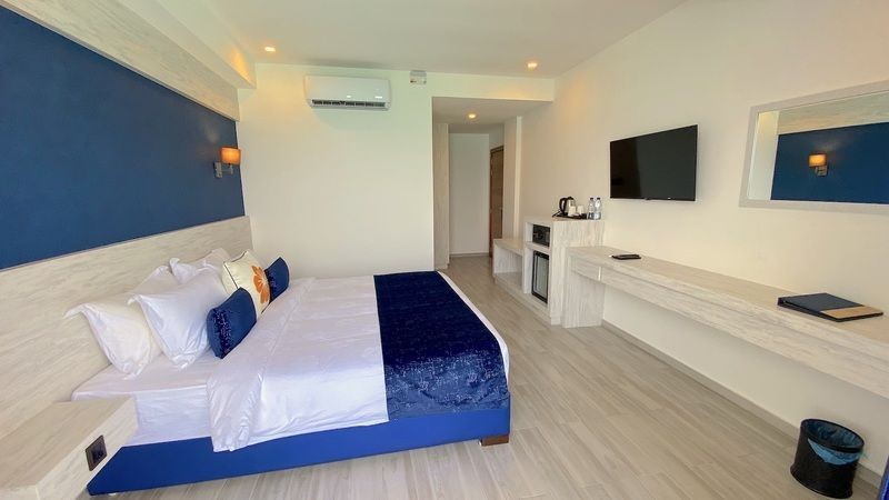 deluxe with balcony