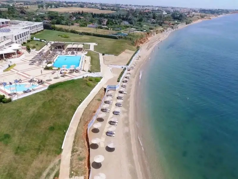 THRAKI PALACE