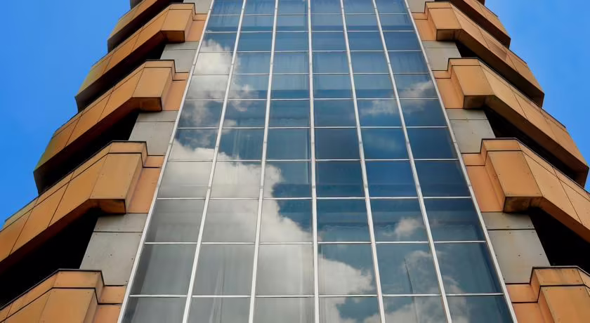 MAX SAVASSI APART SERVICE