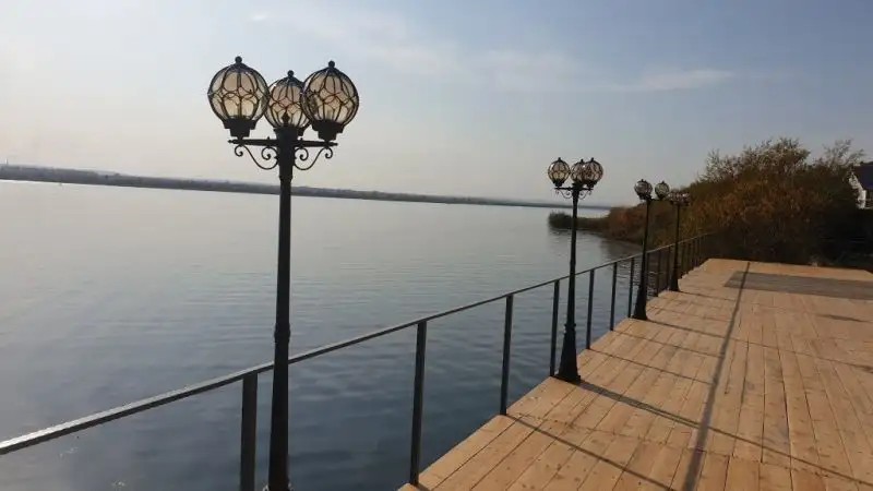 АЛЕКСАНДРОВСКИЙ ДВОР