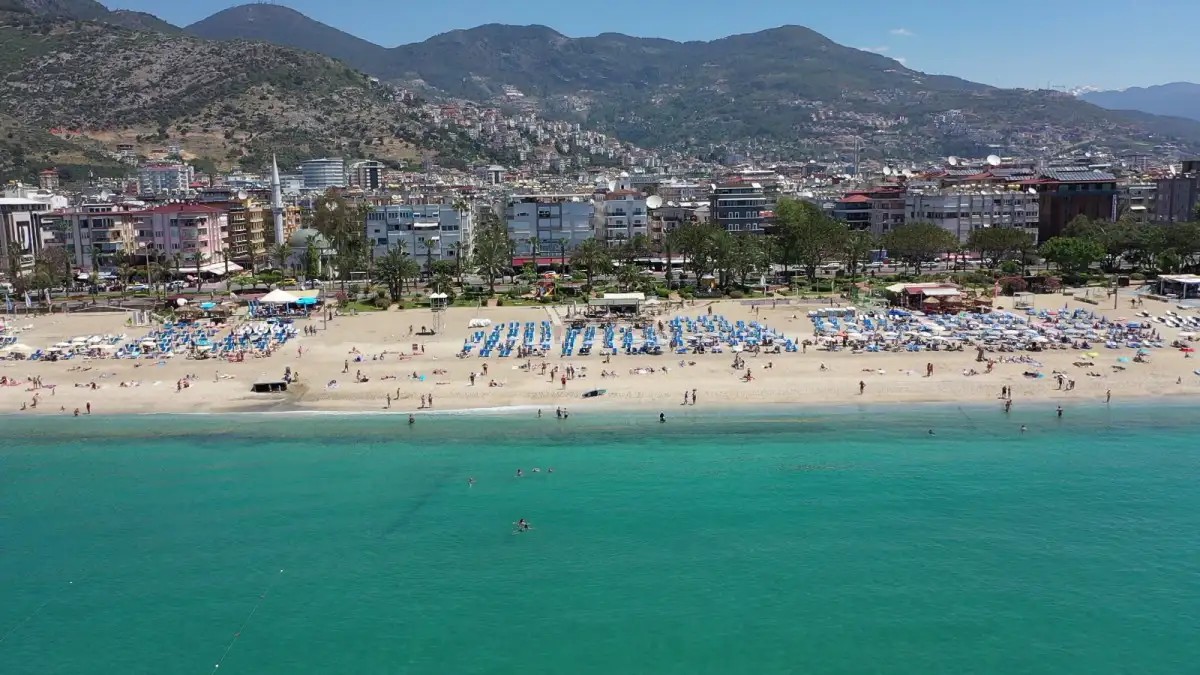 CLEOPATRA GOLDEN BEACH