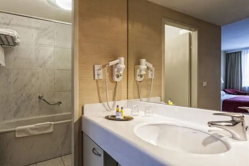 MILLENIUM COURT MARRIOTT EXECUTIVE APARTMENTS